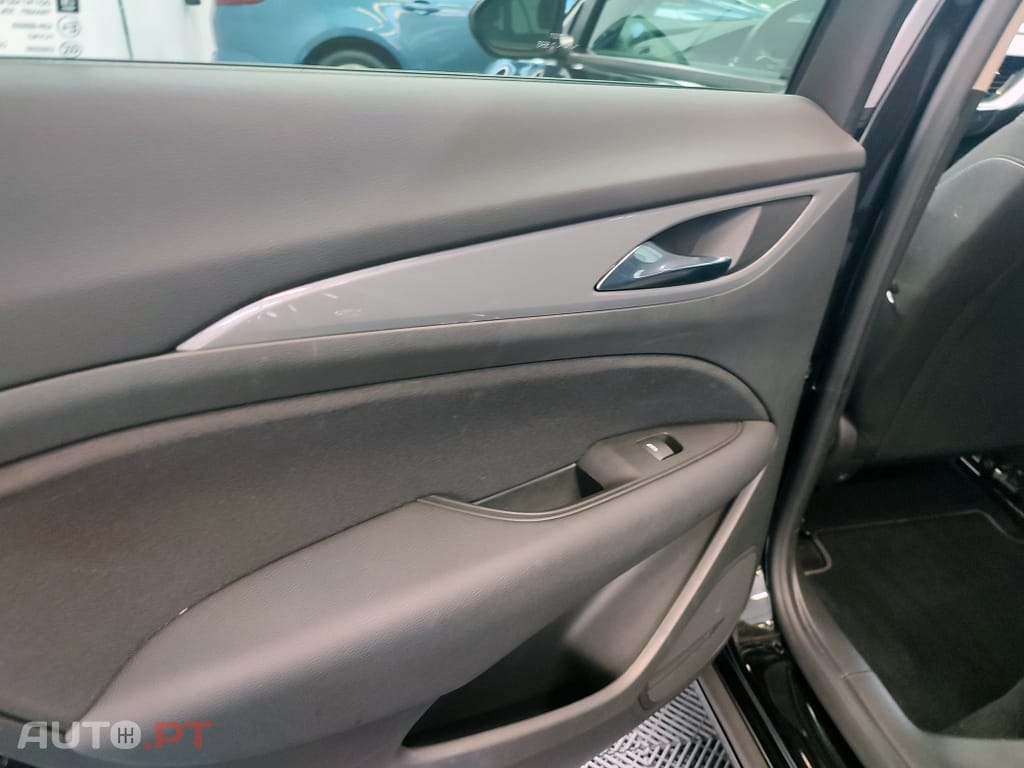 Opel Insignia 1.6 CDTI BUSINESS