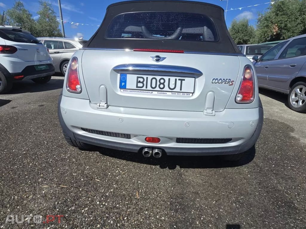 MINI MINI Cooper S Sidewalk