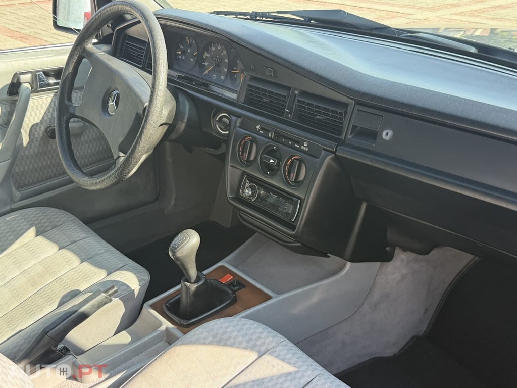 Mercedes-Benz 190 190D