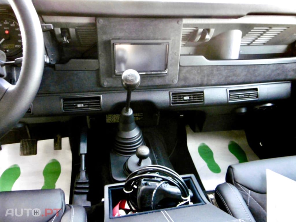 Land Rover Defender 110 2.5 Td5 122 cv 9 Lugares -Peça Rara