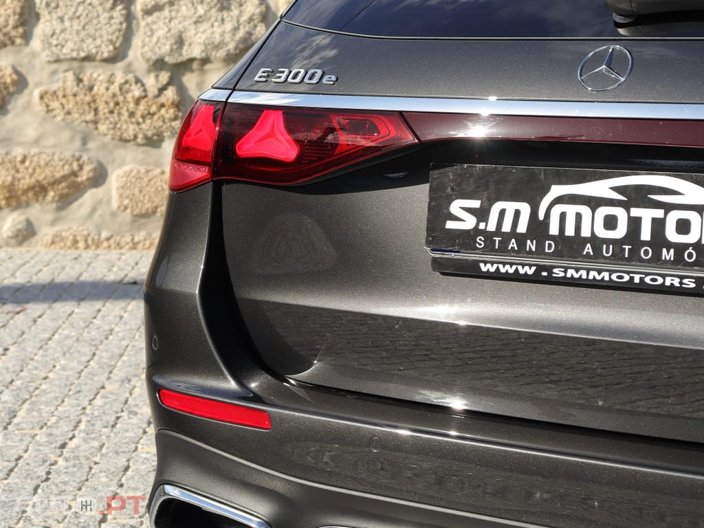 Mercedes-Benz E 300 e AMG Line — fotografia 10