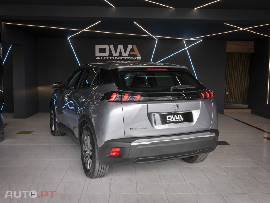 Peugeot E-2008 50 kWh Active