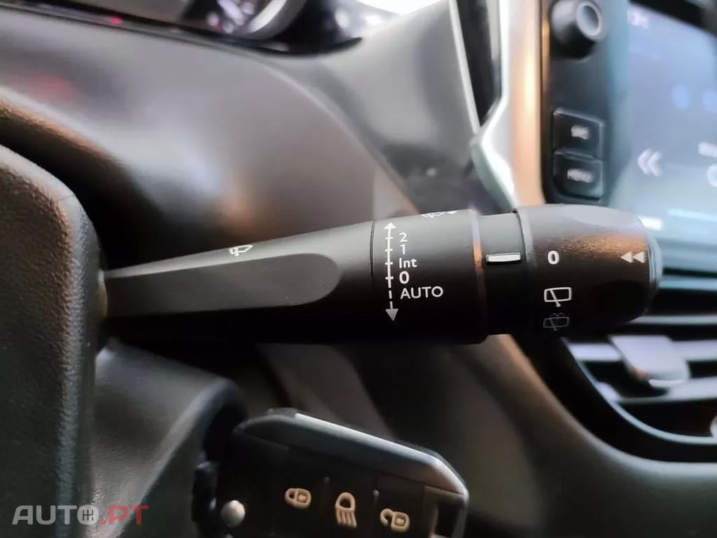 Peugeot 208  Puretech 82 Stop Start Signature