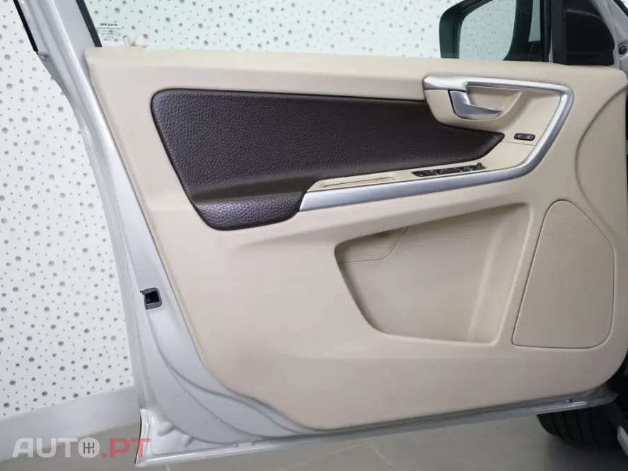 Volvo XC60 2.0 D3 Summum Geartronic