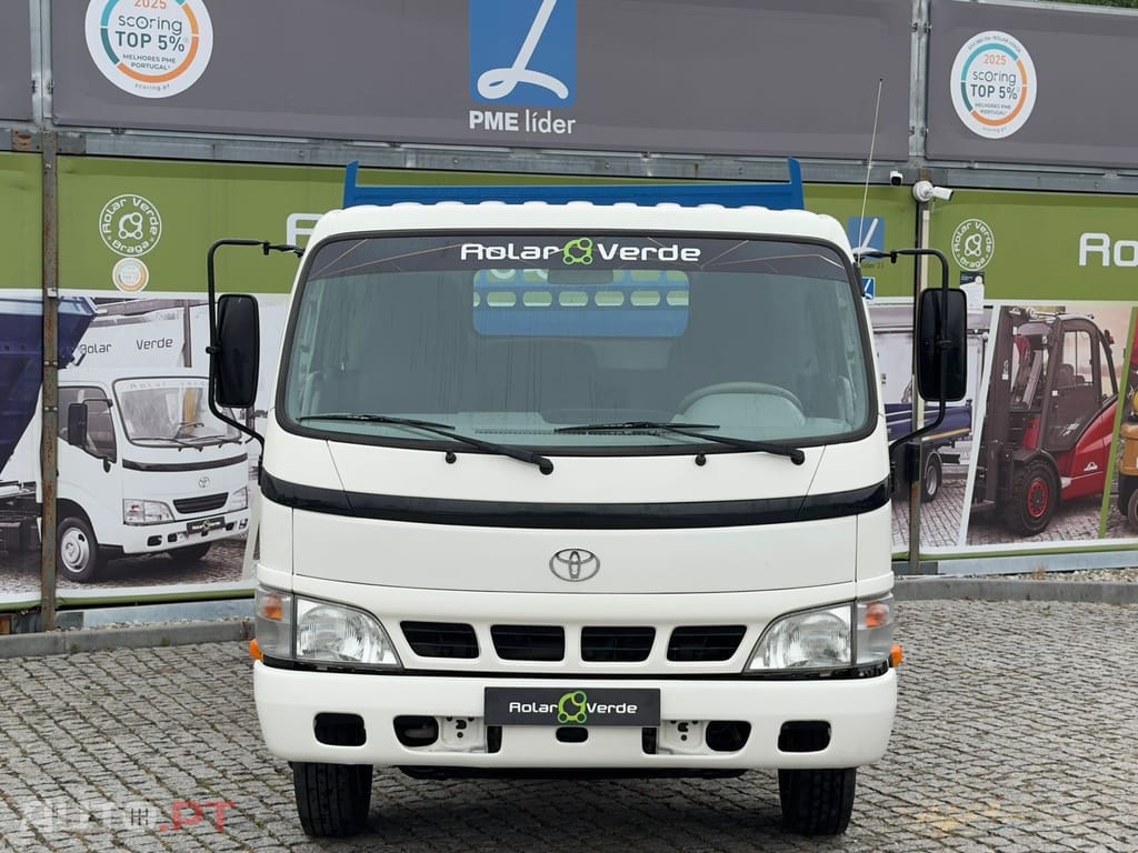 Toyota Dyna 4.6  PESADA 7.5 BASCULA