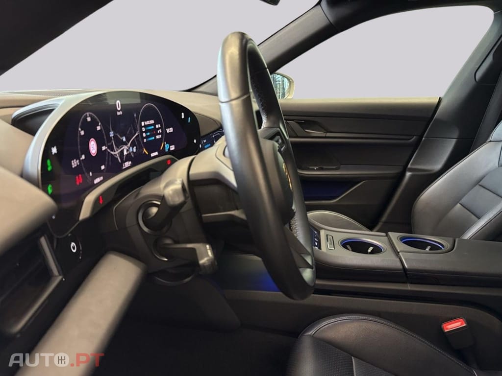 Porsche Taycan Performance I.V.A DEDUTIVEL 