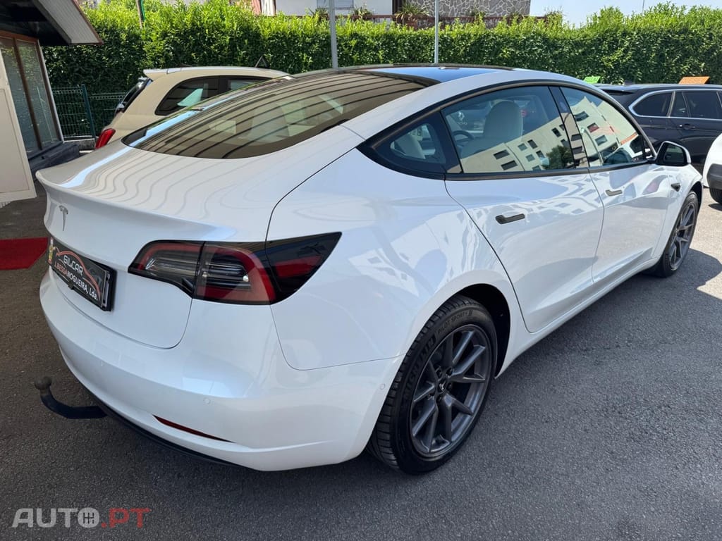 Tesla Model 3 Standard Range Plus RWD