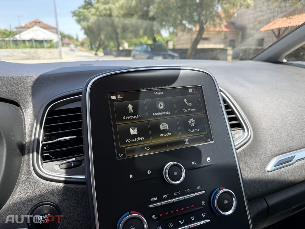Renault Scénic dCi 110 EDC Dynamique