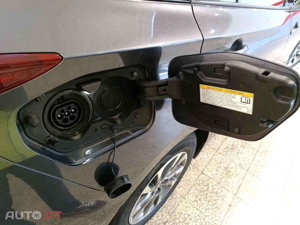 Toyota Prius 1.8 Plug-In Luxury