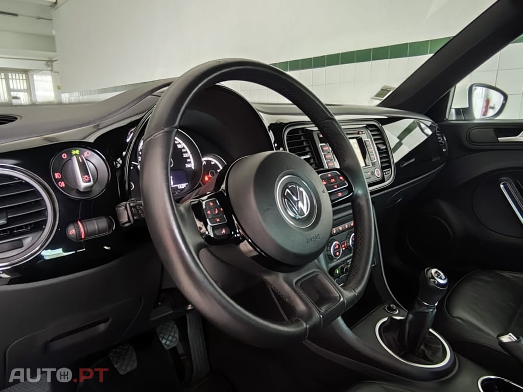 Volkswagen New Beetle 1.6 TDi Design