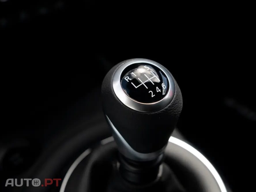 Nissan Juke 1.0 DIG-T N-Connecta Two Tone