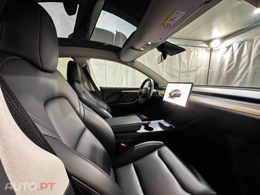 Tesla Model Y Performance Dual Motor AWD