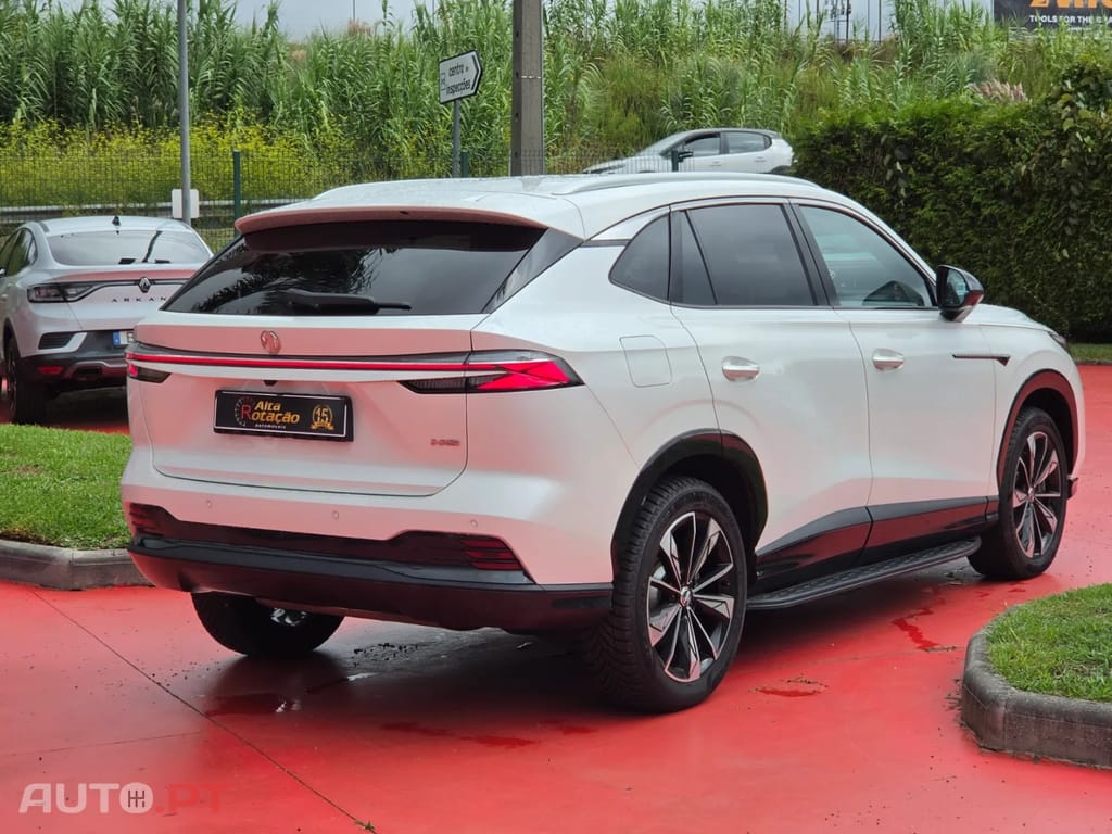 MG HS 1.5 Plug-in Hybrid Luxury