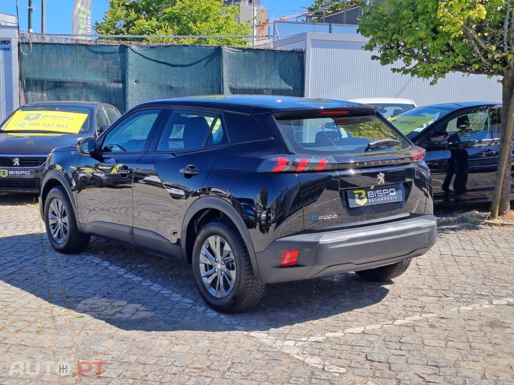 Peugeot E-2008 50 kWh Active