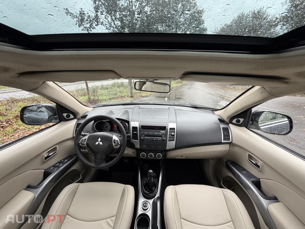 Mitsubishi Outlander 2.0 DI-D Intense 4WD