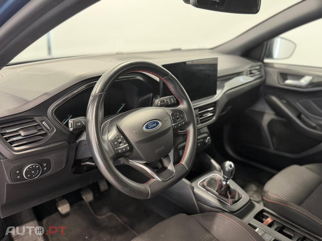 Ford Focus 1.0 EcoBoost MHEV ST-Line