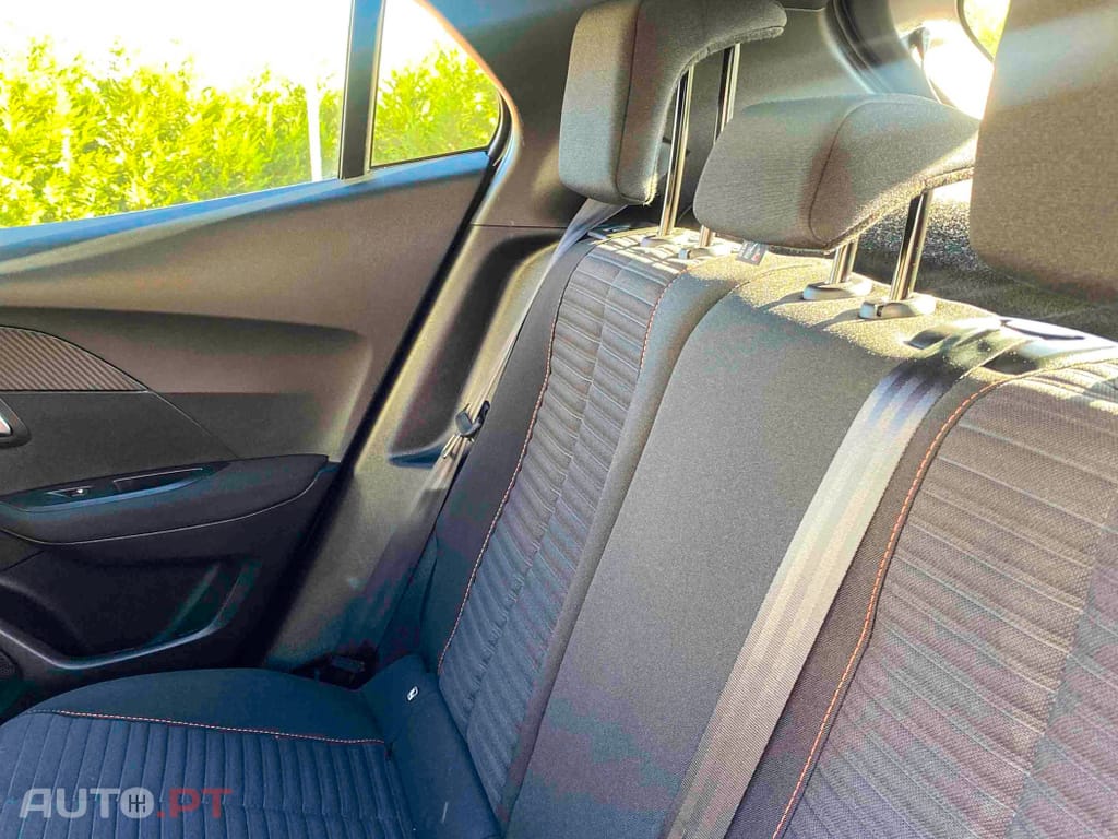 Peugeot 2008 1.2 PureTech Active Pack
