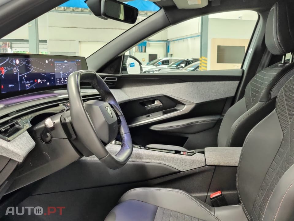 Peugeot 3008 1.2 Hybrid Allure e-DCS6
