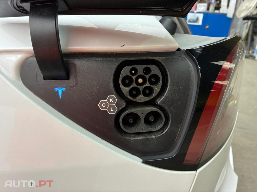 Tesla Model Y Standard RWD