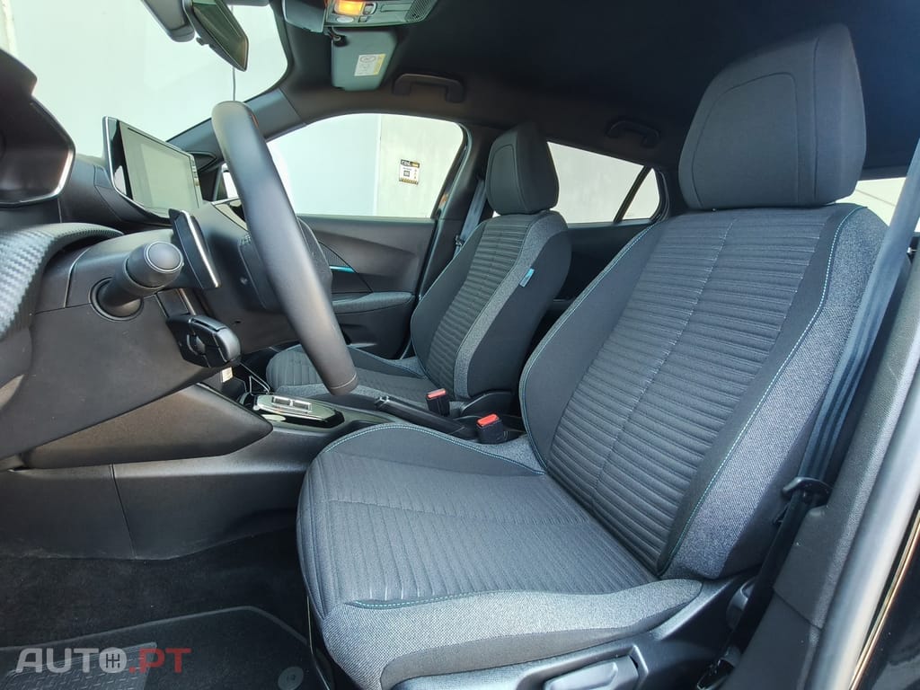 Peugeot 2008 PureTech 130 EAT8 Allure
