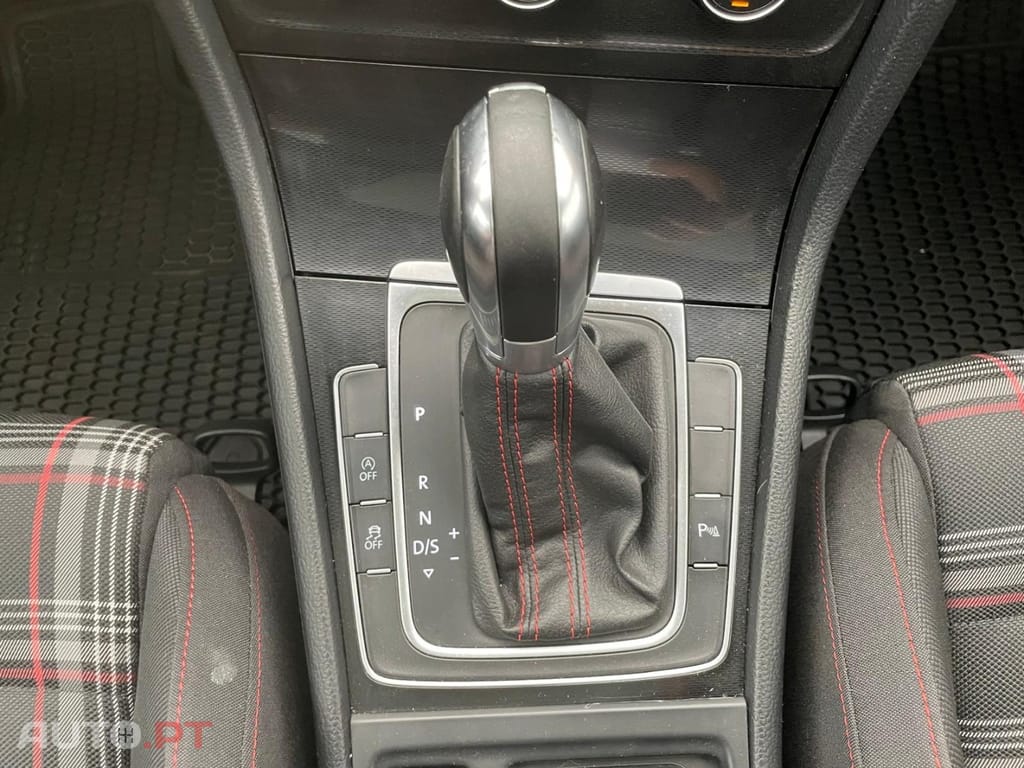 Volkswagen Golf 2.0 TSI GTI DSG