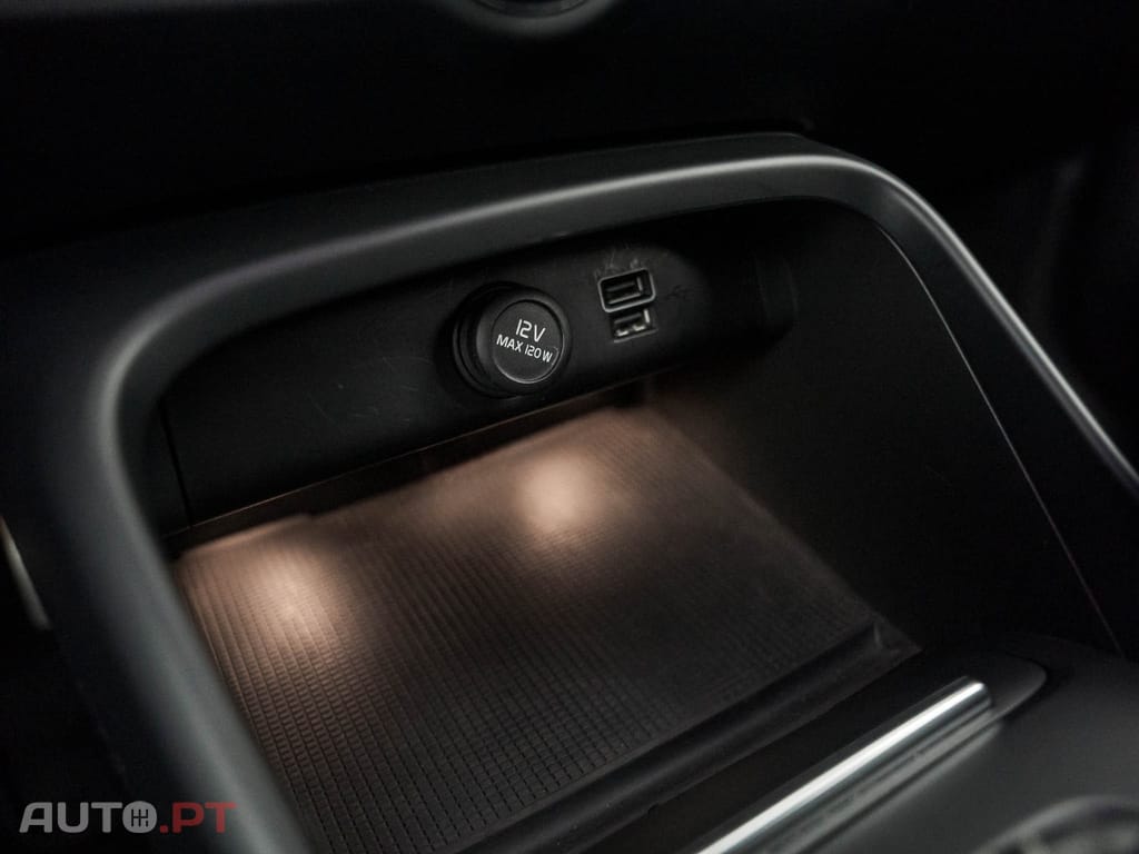 Volvo XC40 2.0 D3 R-Design