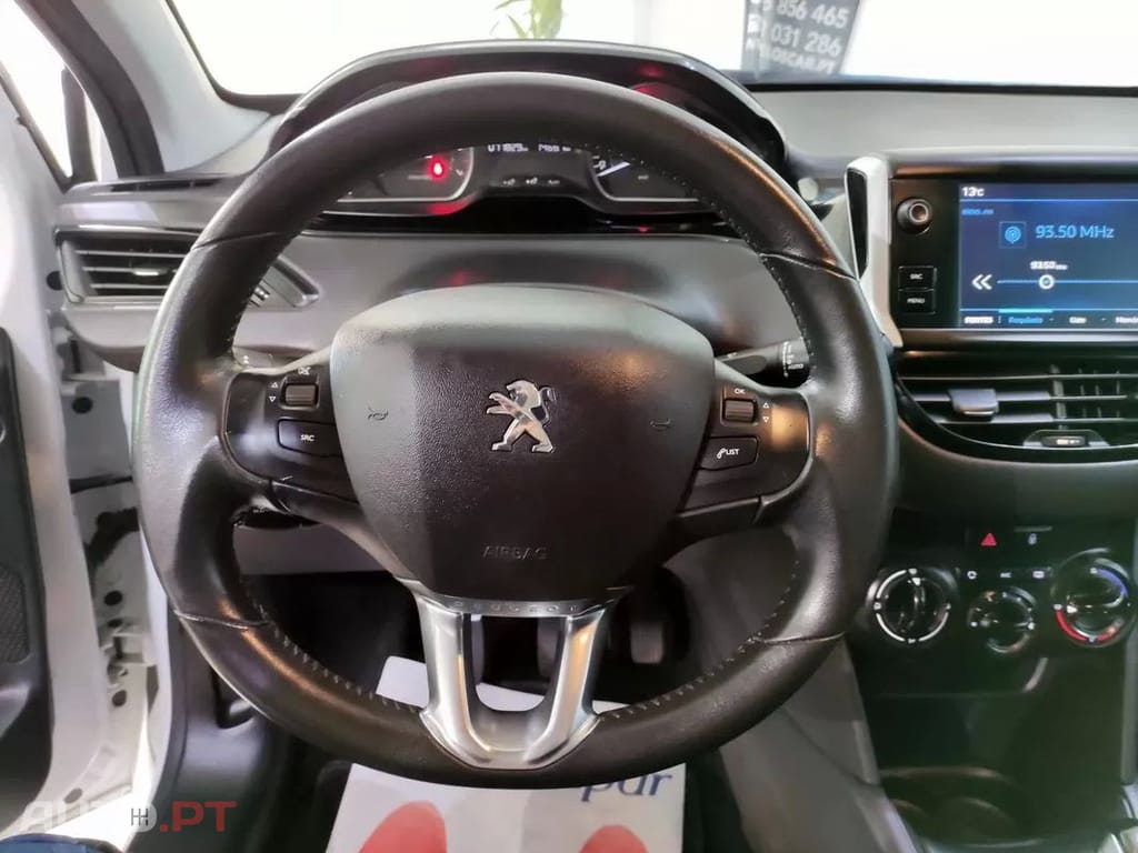 Peugeot 208  Puretech 82 Stop Start Signature