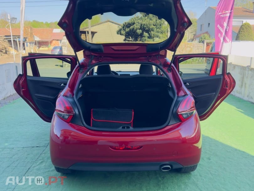 Peugeot 208 1.2 PureTech GT Line