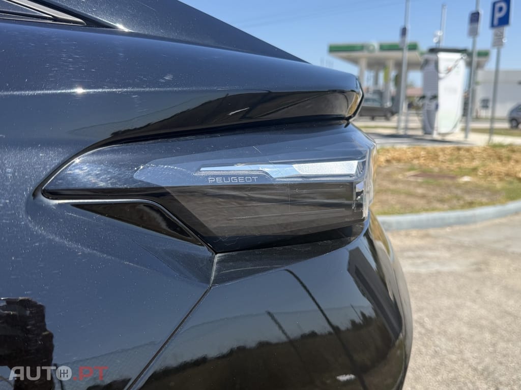 Peugeot 408 1.2 PureTech Allure Pack EAT8