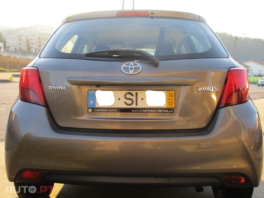Toyota Yaris 1.4 D-4D Comfort+P.Style 90 cv cx/de 6 velocidades 12/2016