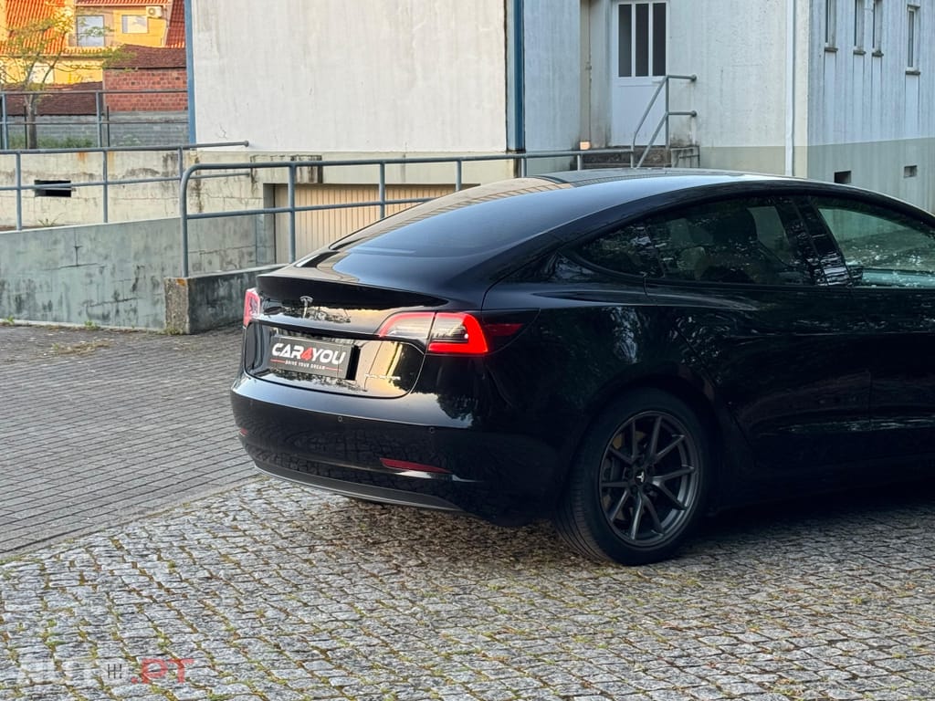 Tesla Model 3 Long-Range Dual Motor AWD