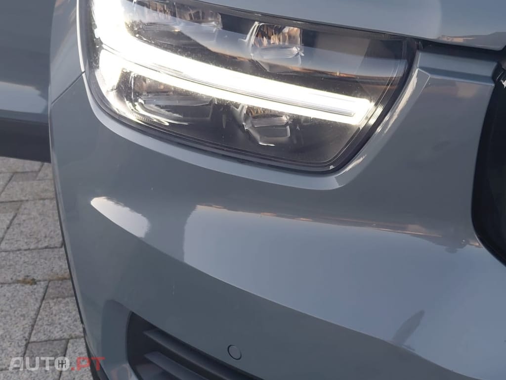 Volvo XC40 R-design