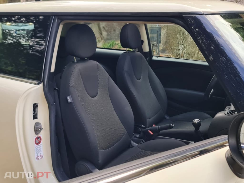 MINI Cooper Cooper D