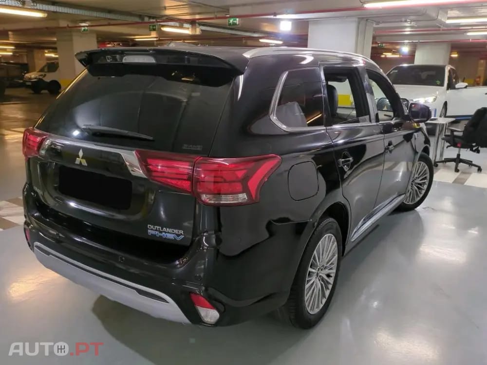 Mitsubishi Outlander 2.4 Instyle