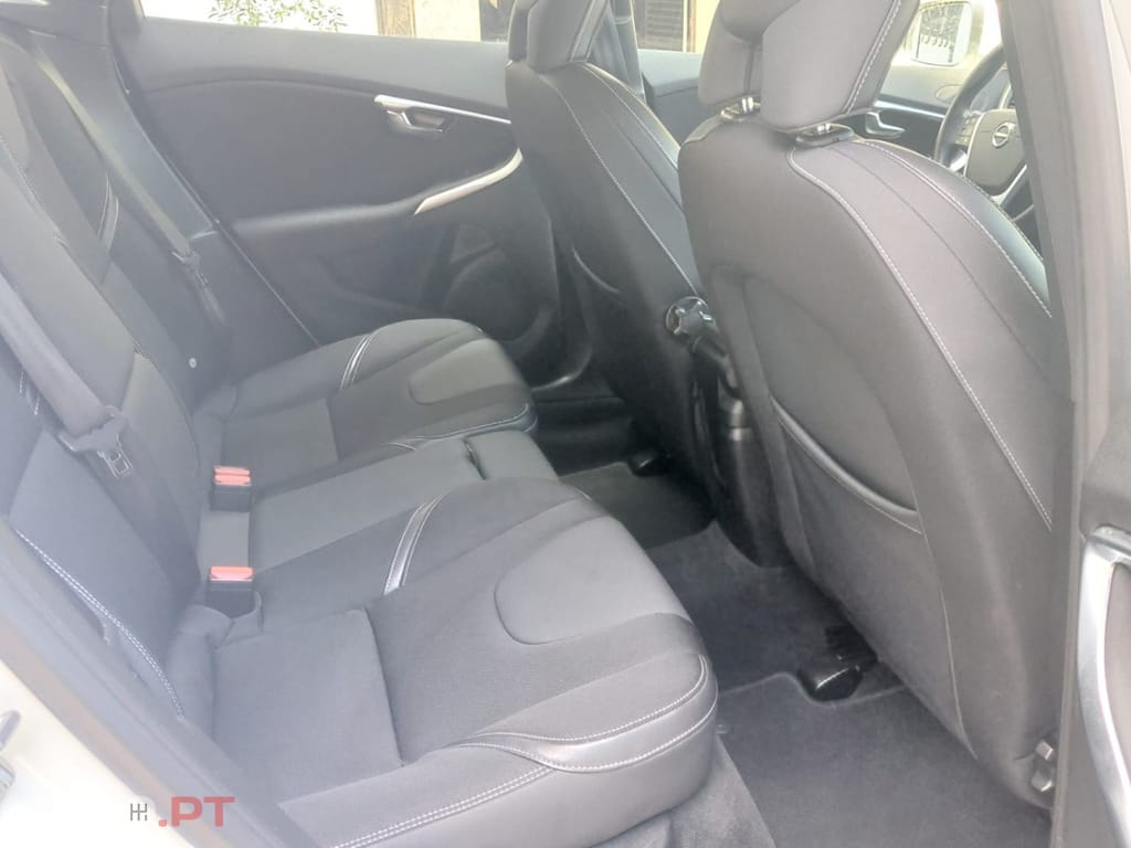 Volvo V40 2.0 D2 Summum