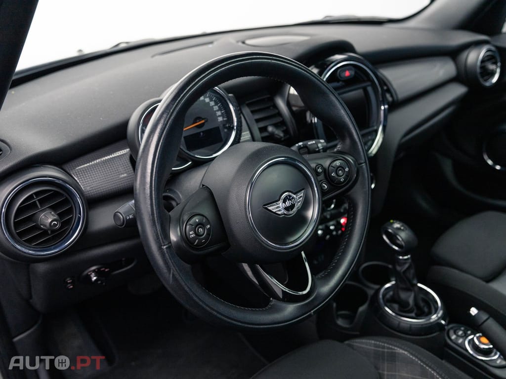 MINI Cooper Cooper D Auto