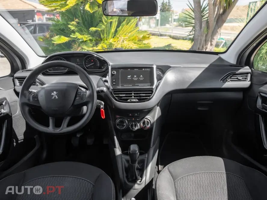 Peugeot 208 1.2 PureTech Signature