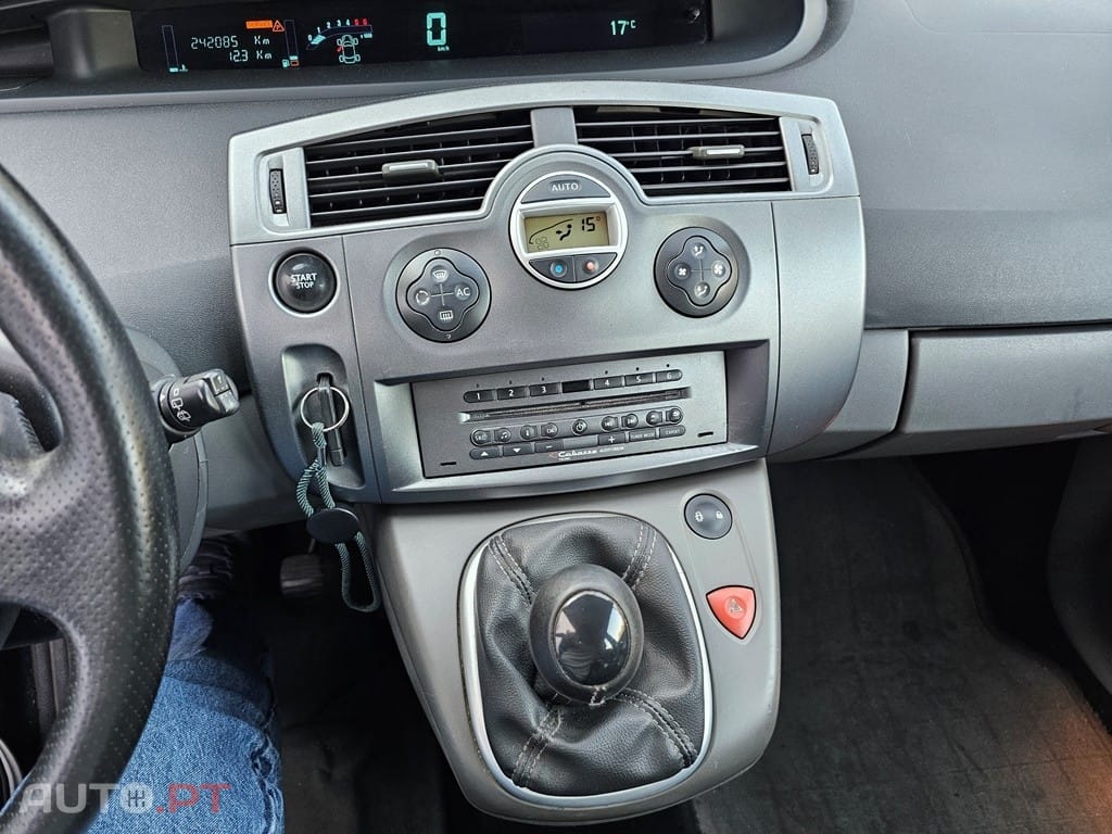 Renault Scénic 1.5 dCi Dynamique Luxe — fotografia 10