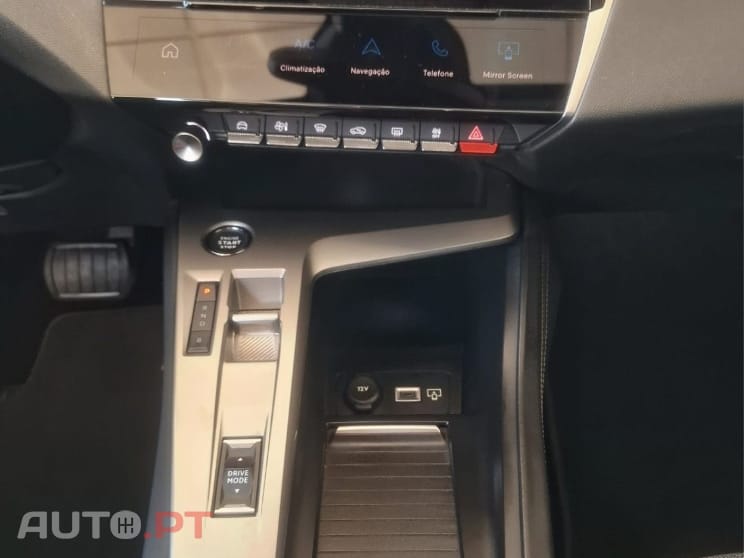 Peugeot 408 Plug-In Hybrid 180 e-EAT8 Allure