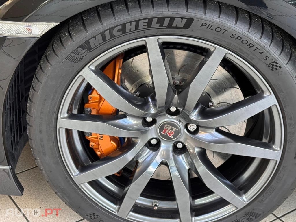 Nissan GT-R Premium Edition