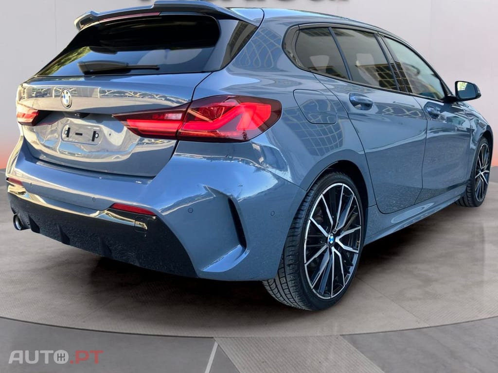 BMW 118 i Pack Desportivo M Auto