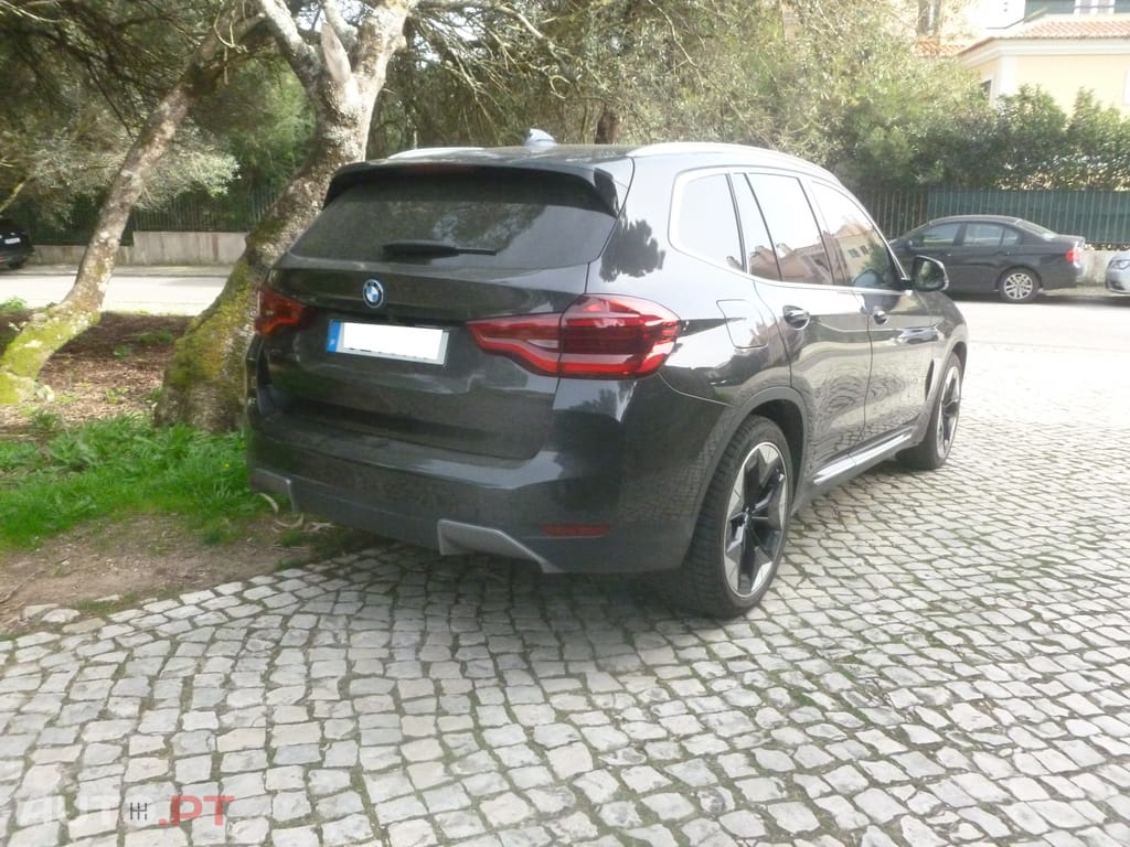 BMW iX3 74 kWh Impressive