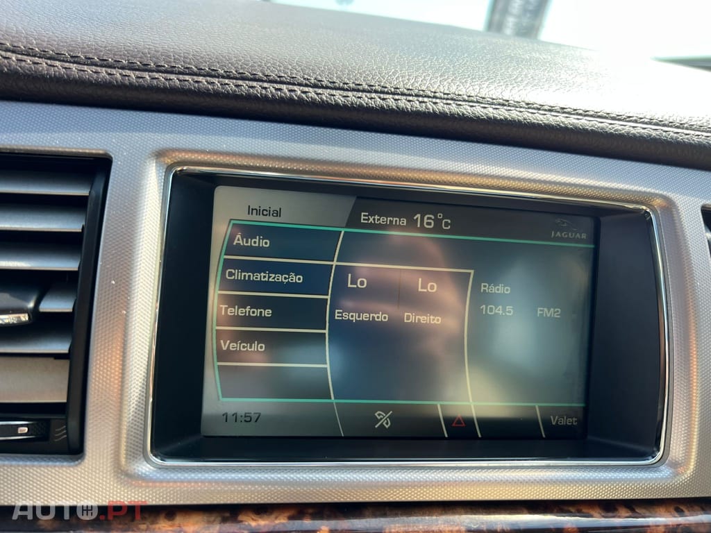 Jaguar XF 2.7 D V6 Luxury