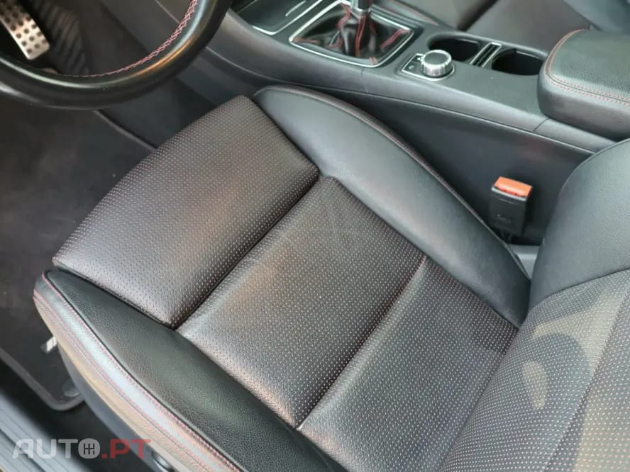 Mercedes-Benz A 180 AMG Line