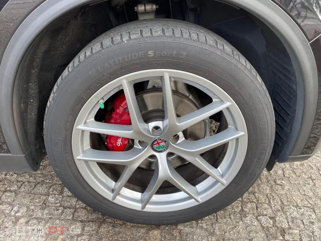 Alfa Romeo Stelvio 2.0 Turbo 16V AT8-Q4 First Edition