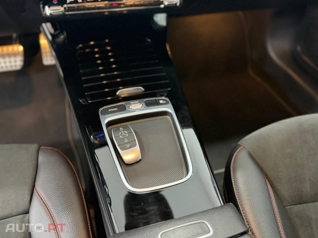 Mercedes-Benz A 250 e AMG Line