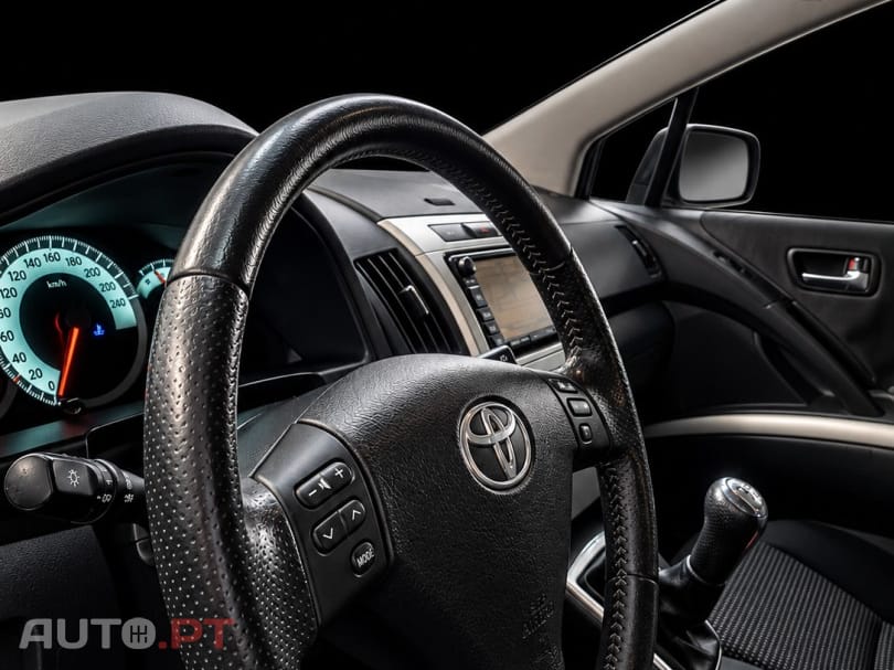 Toyota Corolla Verso 2.2 D-4D DPF Sol