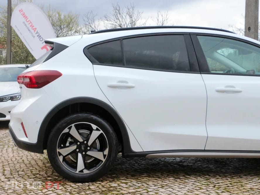 Ford Focus 1.0 EcoBoost MHEV Active