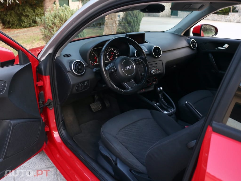 Audi A1 1.6 TDI Advance S-Tronic