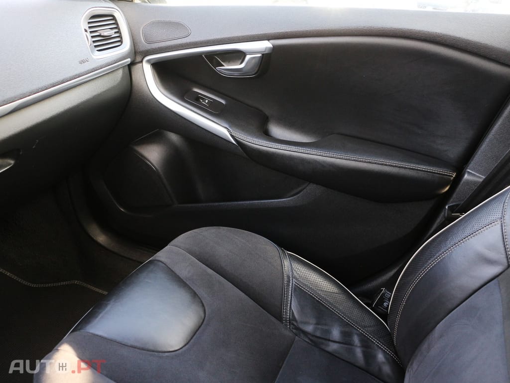 Volvo V40 1.6 D2 Eco R-Design